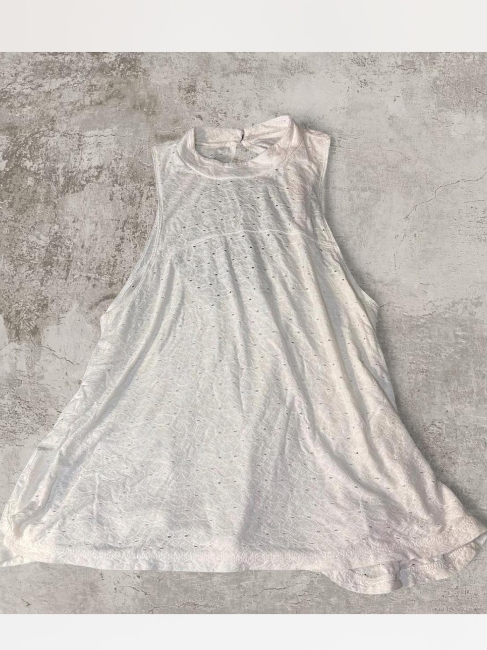 American Eagle Soft & Sexy White Eyelet Open Back Tank Top Mock Neck S